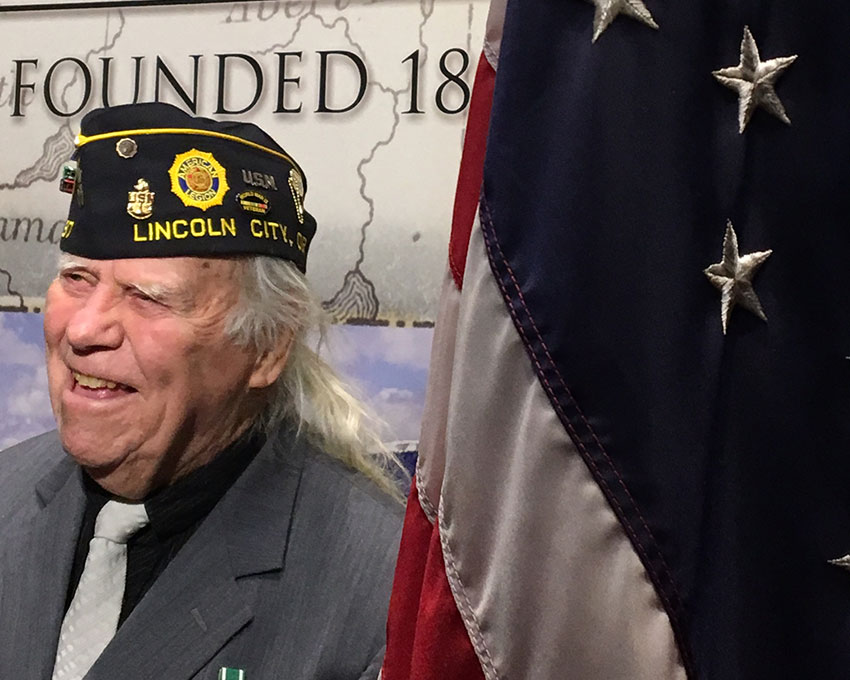 Lincoln City Honors WWII Veteran